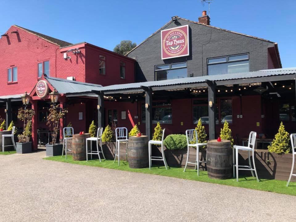 Lodge At Tap Haus Mansfield Woodhouse Εξωτερικό φωτογραφία